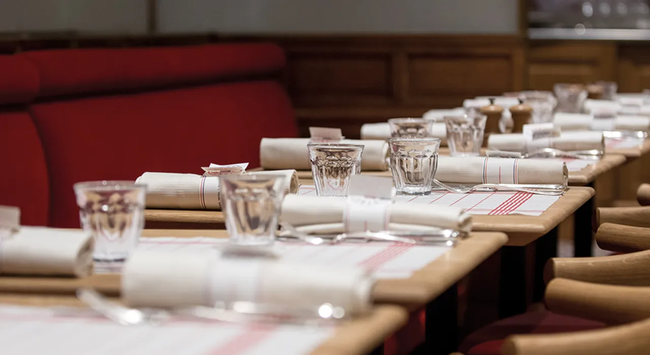 Stratégie réseaux sociaux restaurant Bistrot Benoît Paris